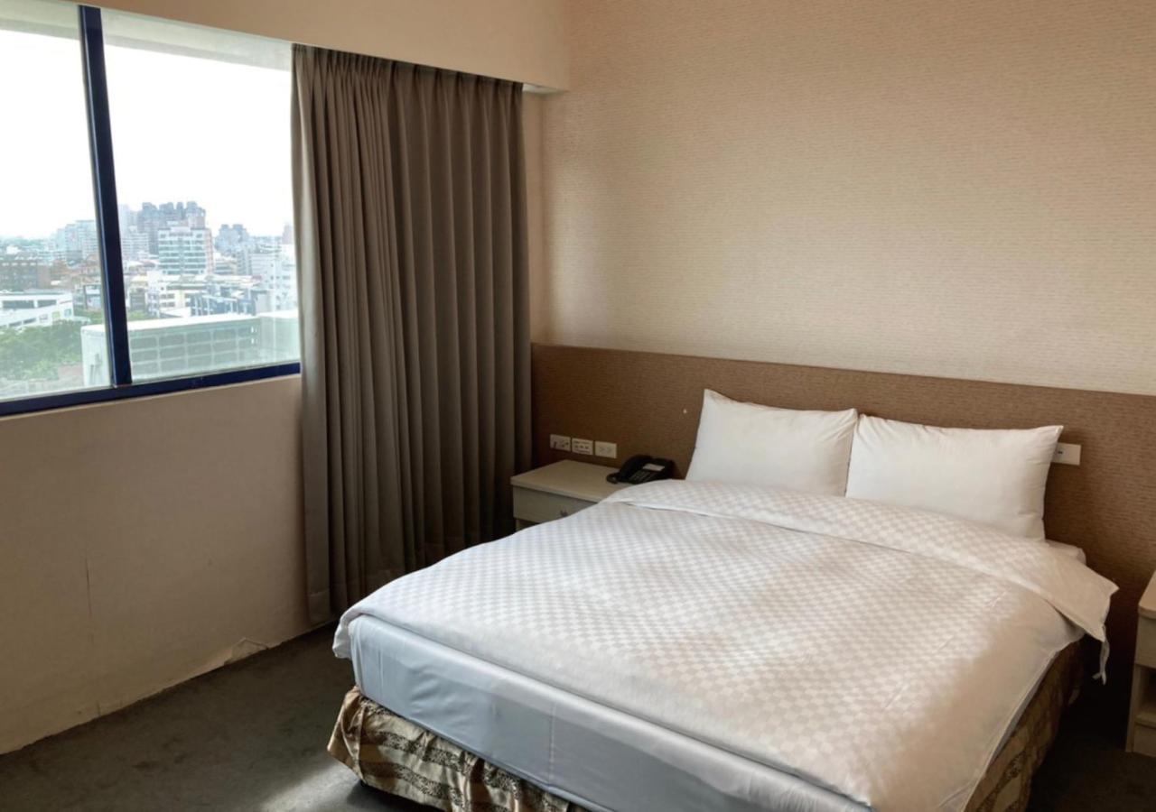 Shun-Yi Business Hotel Цзяи Экстерьер фото