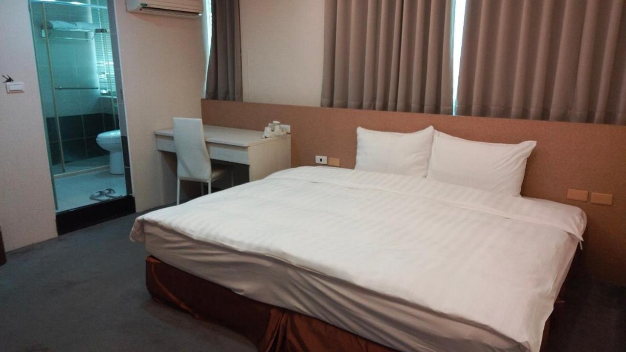 Shun-Yi Business Hotel Цзяи Экстерьер фото