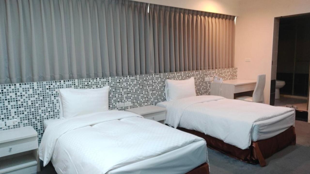 Shun-Yi Business Hotel Цзяи Экстерьер фото