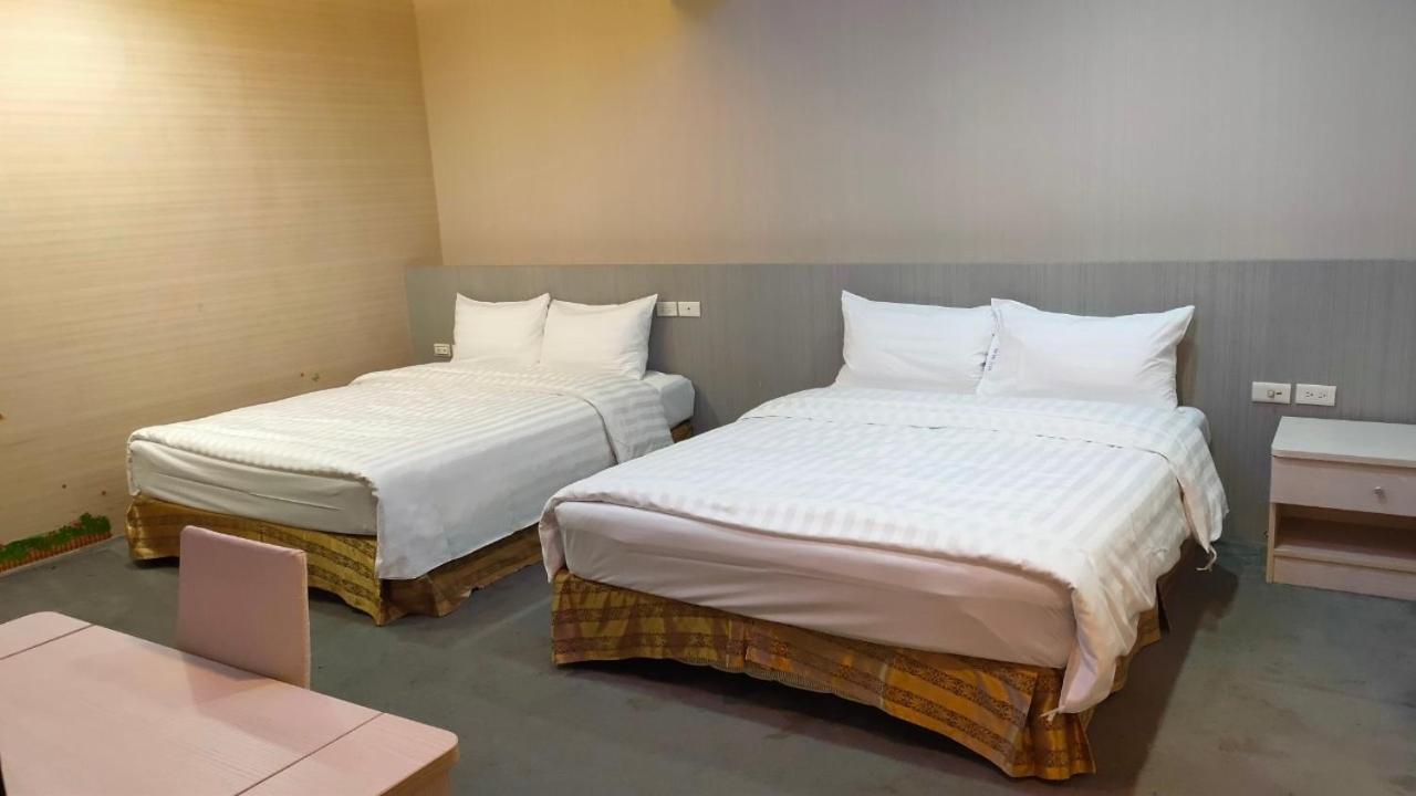 Shun-Yi Business Hotel Цзяи Экстерьер фото