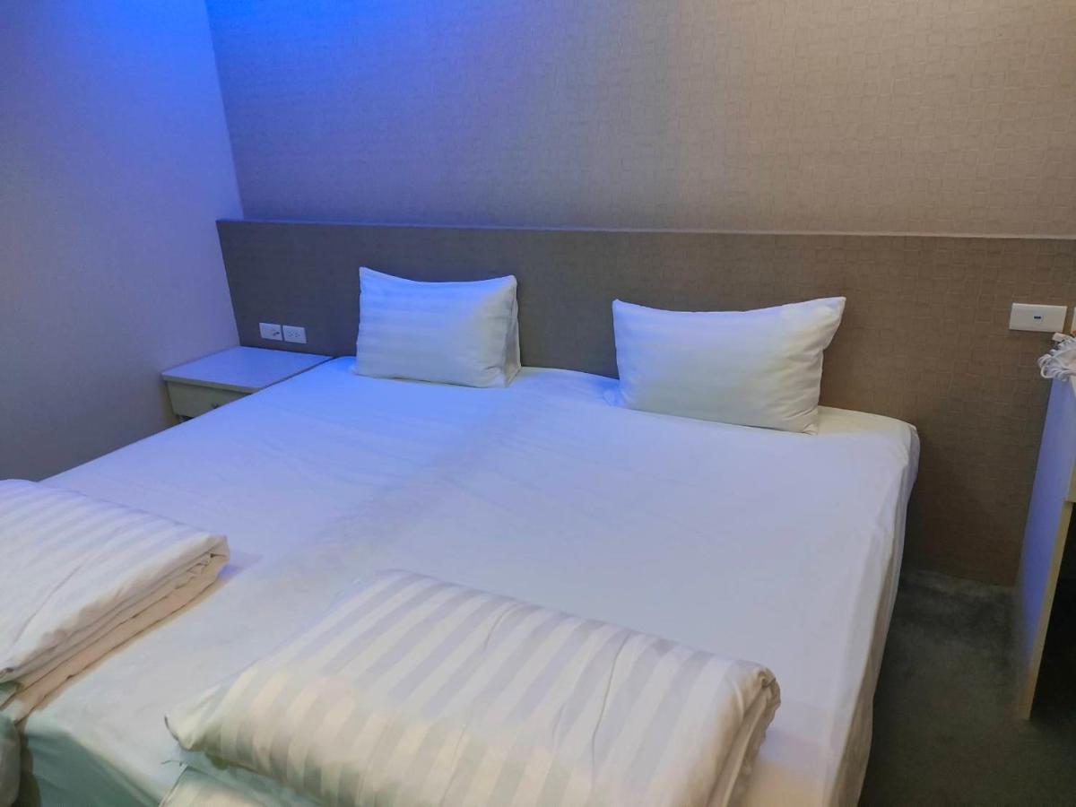 Shun-Yi Business Hotel Цзяи Экстерьер фото