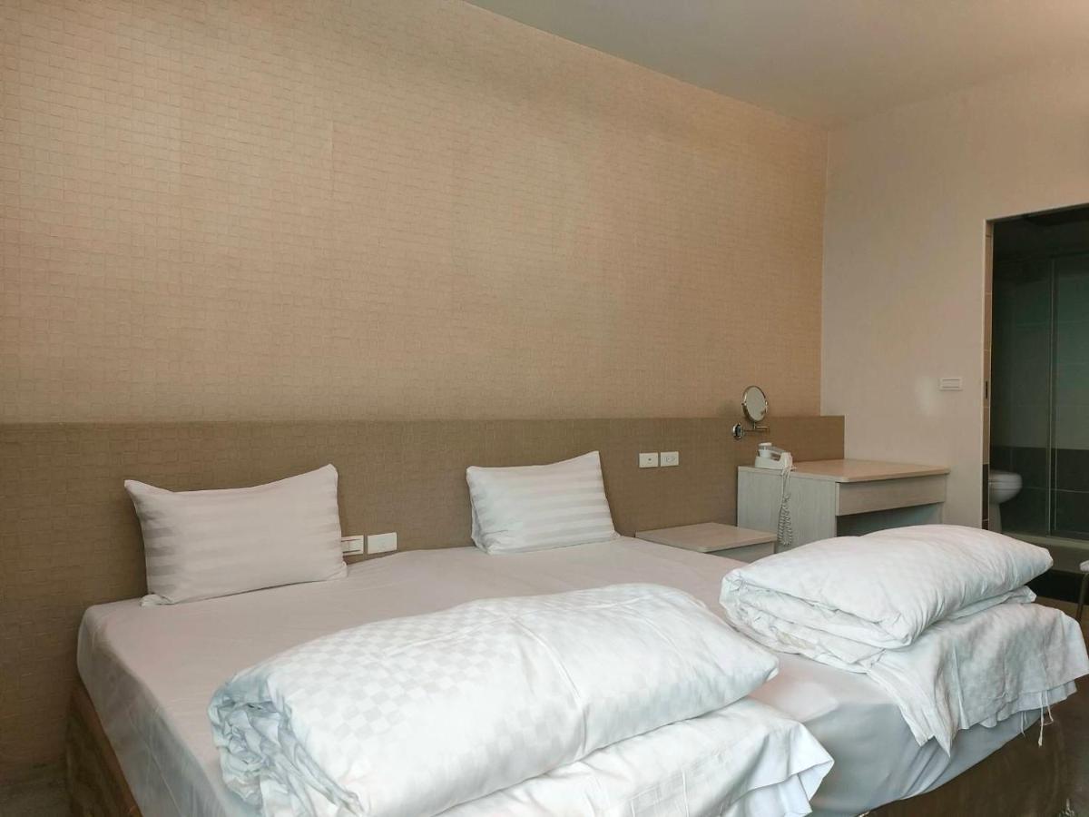 Shun-Yi Business Hotel Цзяи Экстерьер фото