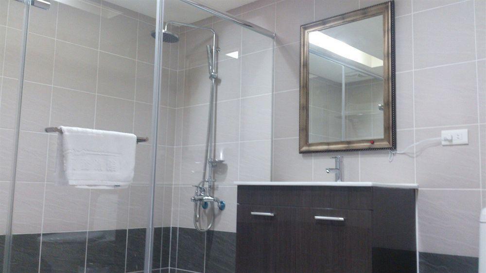 Shun-Yi Business Hotel Цзяи Экстерьер фото