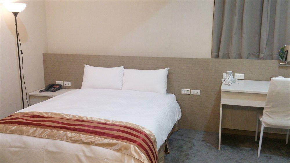 Shun-Yi Business Hotel Цзяи Экстерьер фото