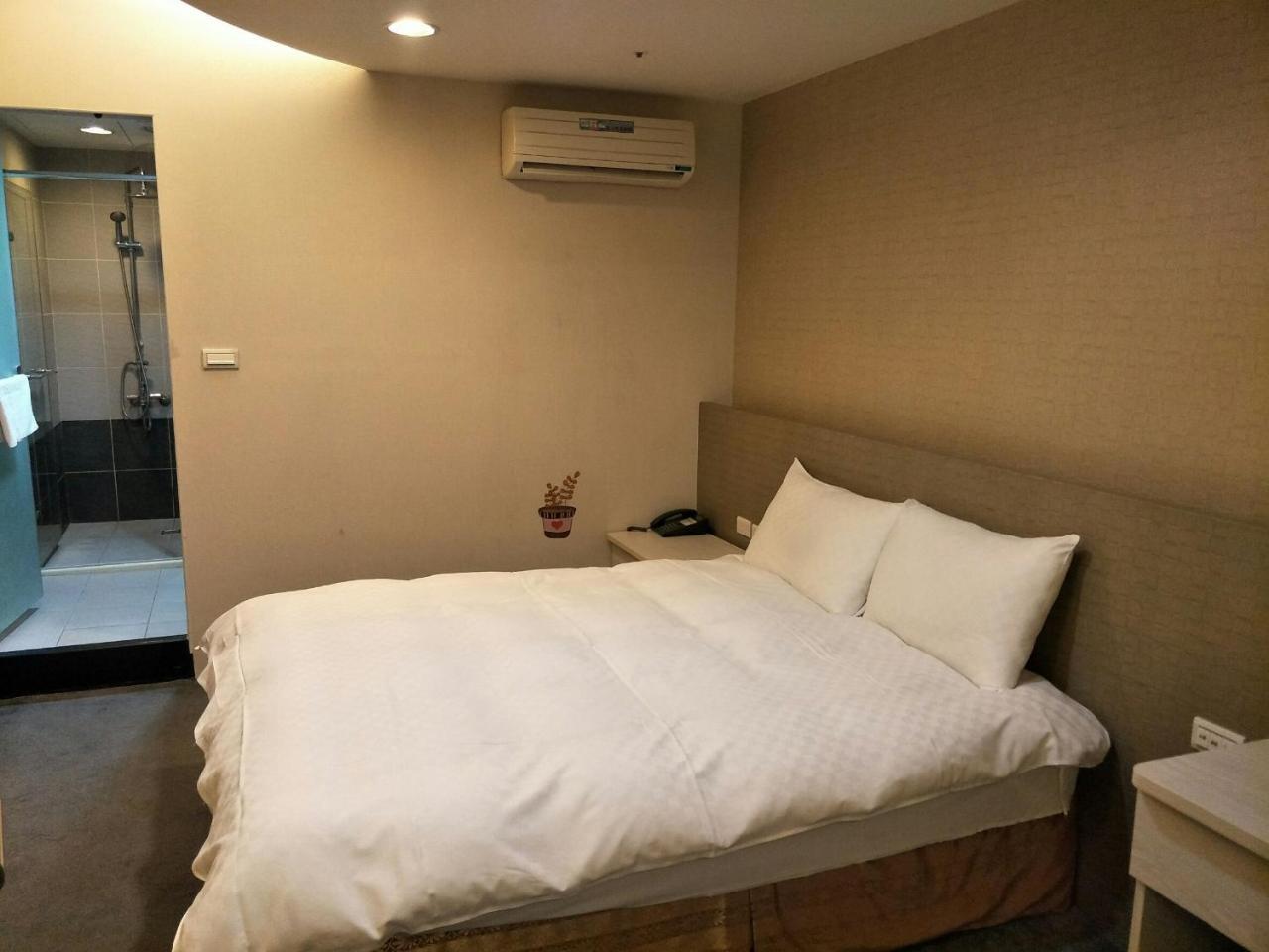 Shun-Yi Business Hotel Цзяи Экстерьер фото